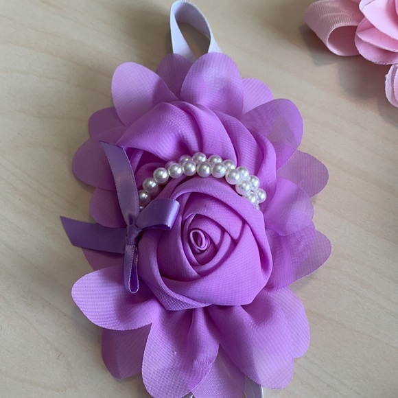 NWOT Set of 5 Pearl and Flower Headband - Picture 5 of 8